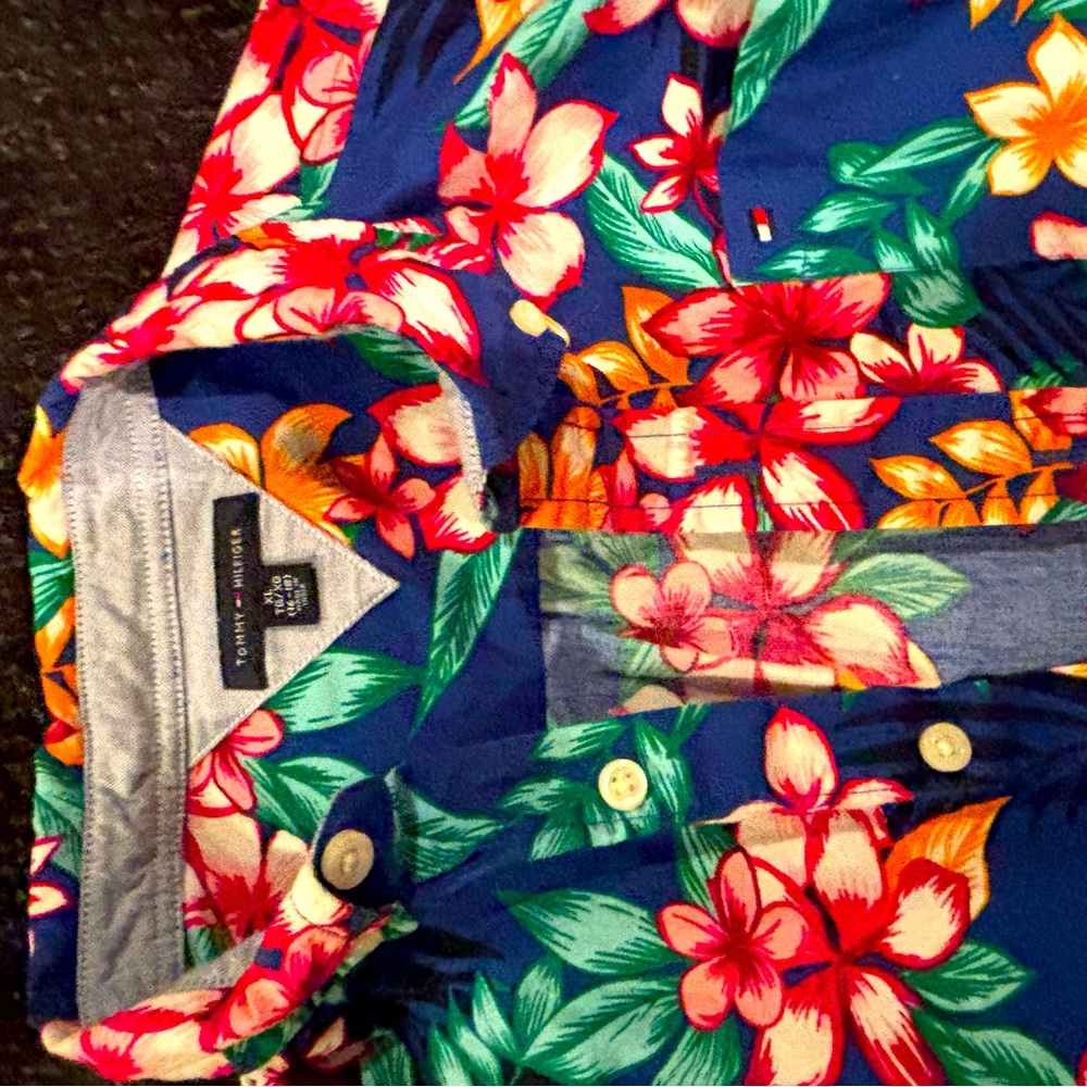 Tommy Hilfiger Hawaiian button up shirt